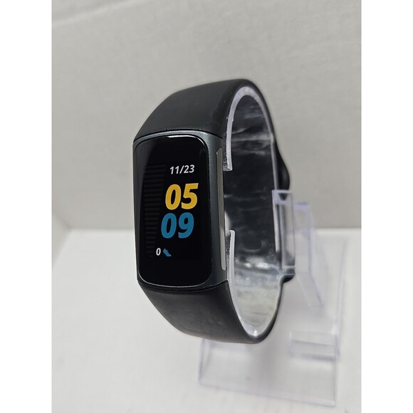 Fitbit Charge 5 Fitness Tracker GPS SpO2 Sleep Monitor Activity W/ Charger Watch - Picture 2 of 11